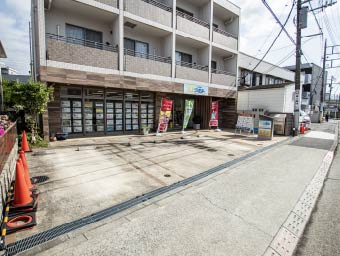南町田グランベリーパーク駅北口駅前店駐車場