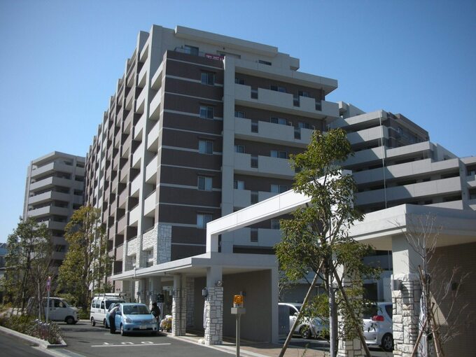 ブランズシティ田園ヒルズ　8階
